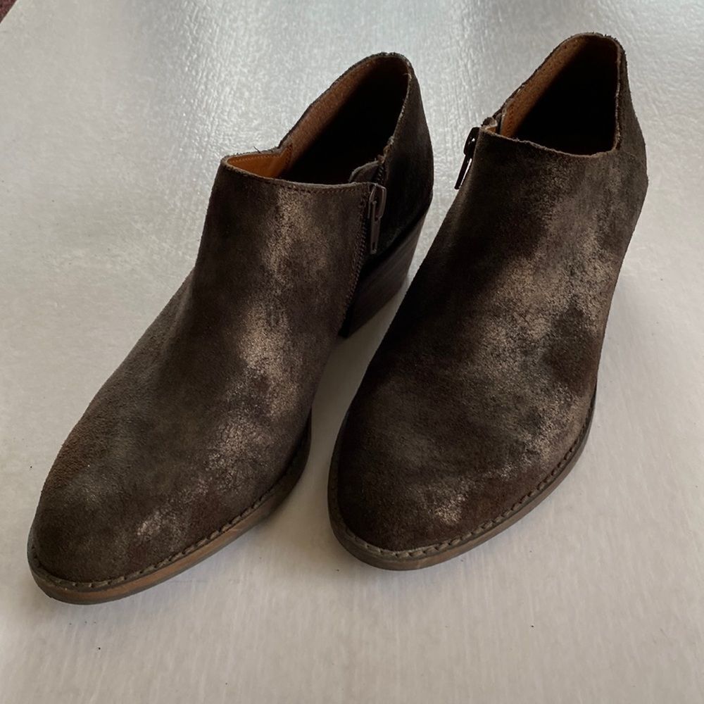 LUCKY BRAND Women’s Zippered Leather Ankle Boots Size 7